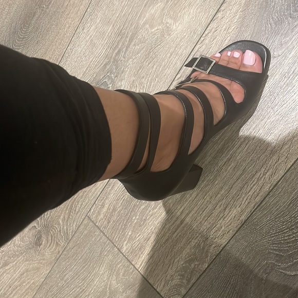 BEAUTIFUL Saint Laurent black wrap up block heels size 7 in EXCELLENT condition! - Picture 7 of 9